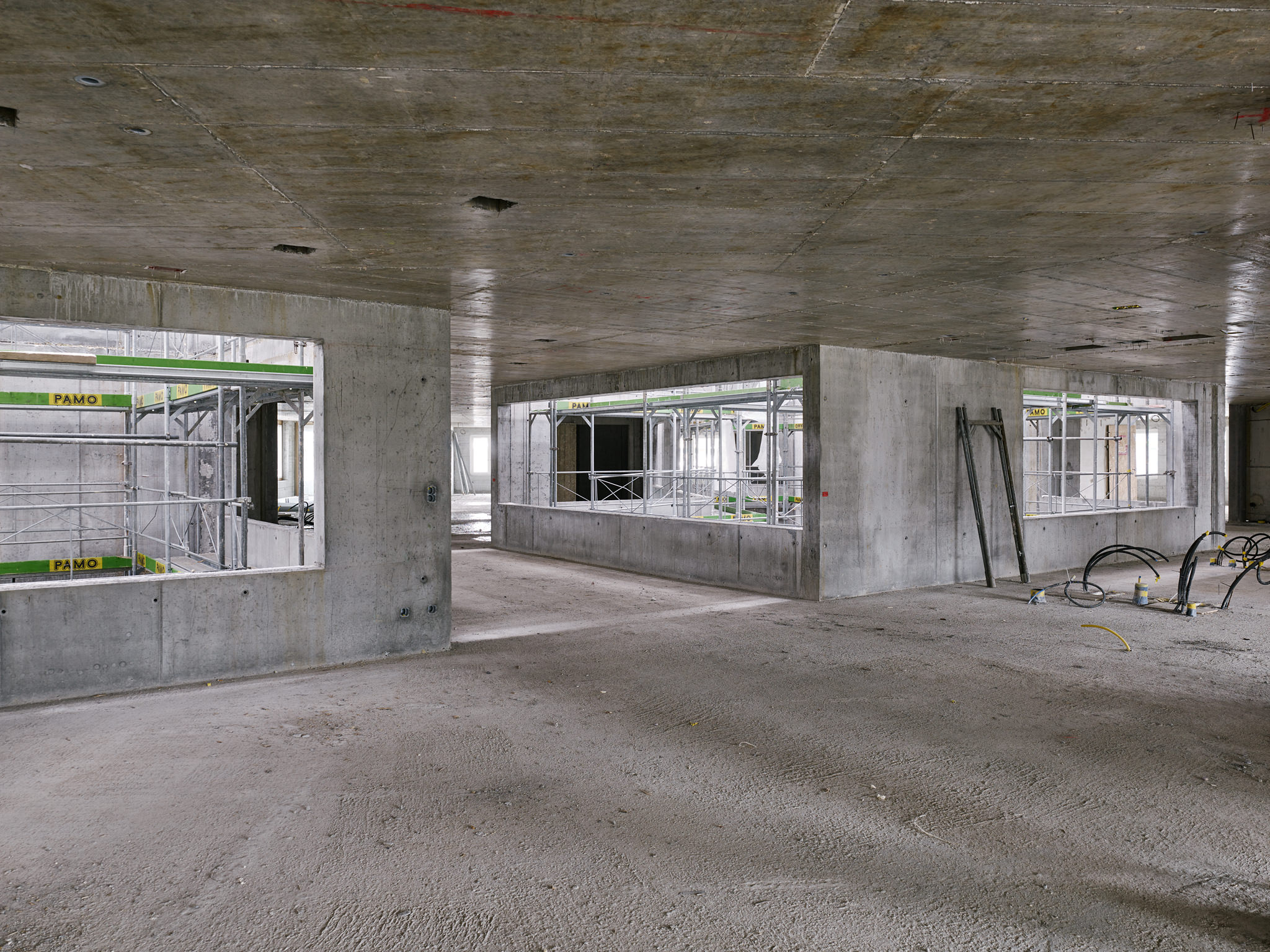 E15541 · Oliv Brunner Volk Lenzburg